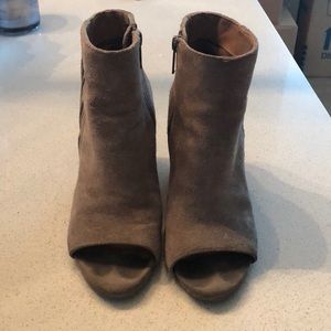 Kenneth Cole Fringe suede Ankle Booties